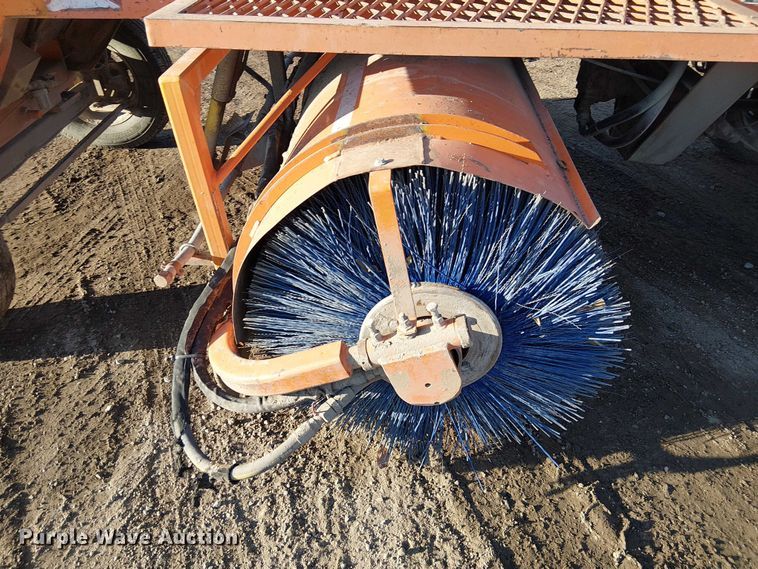 image for item FK0829 2006 Broce RJ 350 broom