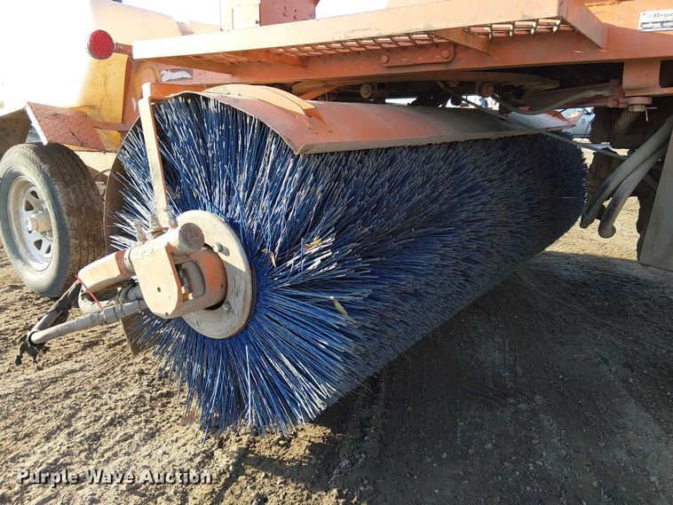 image for item FK0829 2006 Broce RJ 350 broom