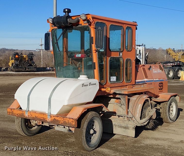 image for item FK0830 2006 Broce RJ 350 broom