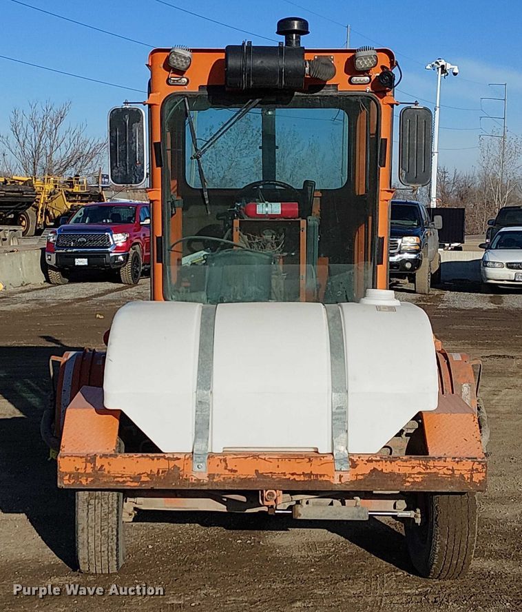 image for item FK0830 2006 Broce RJ 350 broom