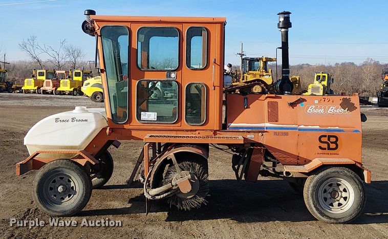 image for item FK0830 2006 Broce RJ 350 broom