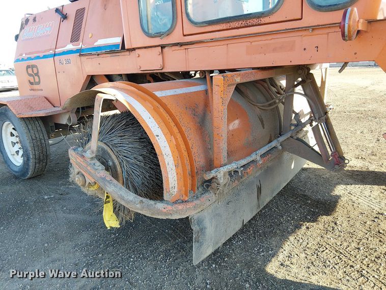 image for item FK0830 2006 Broce RJ 350 broom