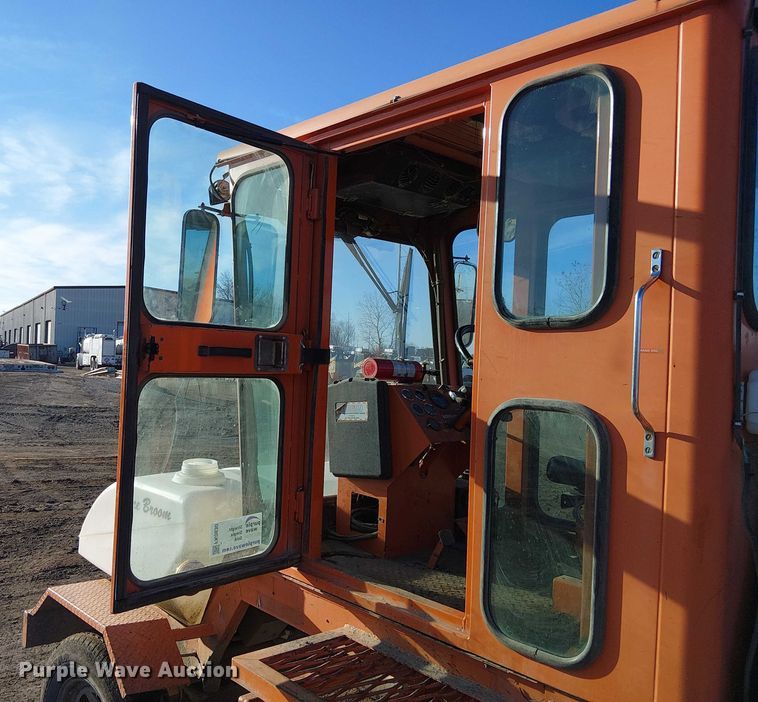 image for item FK0830 2006 Broce RJ 350 broom