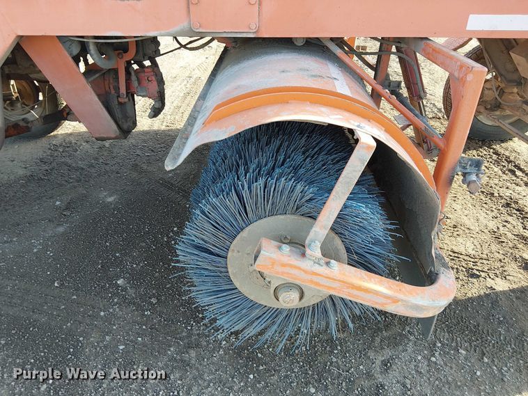 image for item FK0831 2007 Broce RJ 350 broom