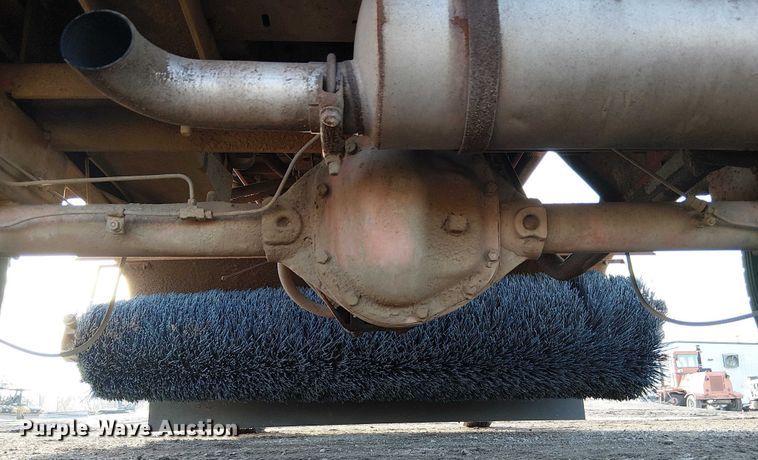 image for item FK0831 2007 Broce RJ 350 broom