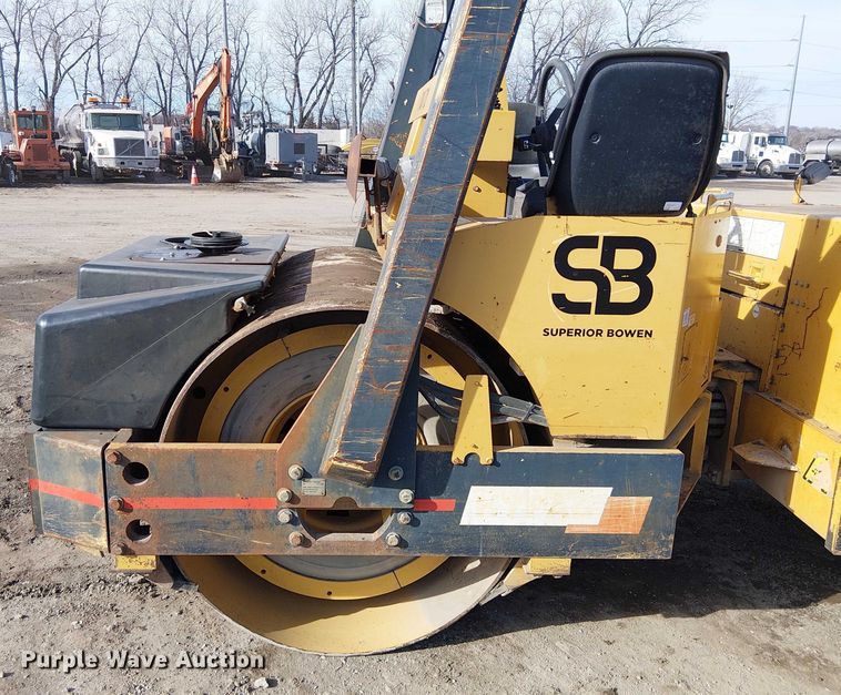 image for item FK0832 Hypac C766C double drum vibratory roller