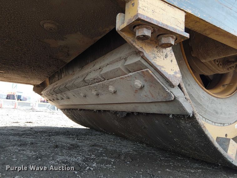 image for item FK0832 Hypac C766C double drum vibratory roller