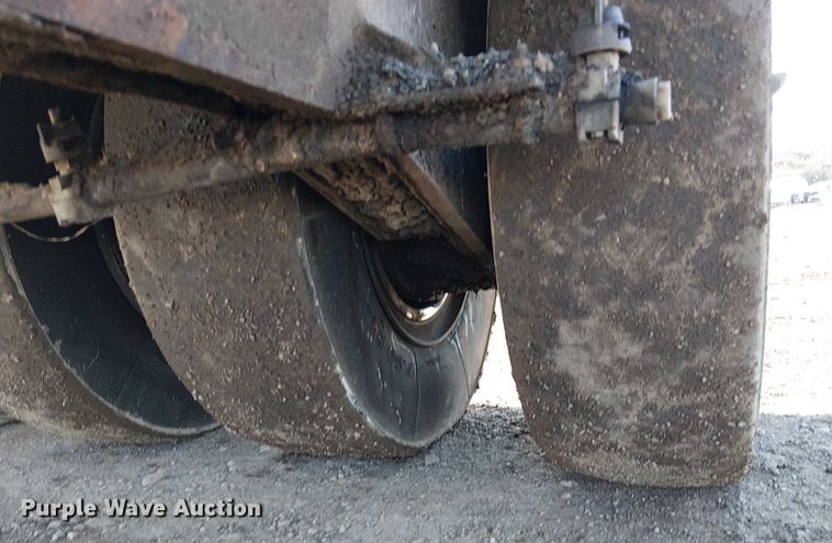 image for item FK0835 1999 Hypac C530AH pneumatic roller