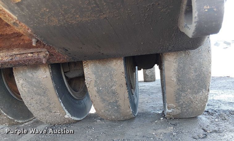 image for item FK0835 1999 Hypac C530AH pneumatic roller