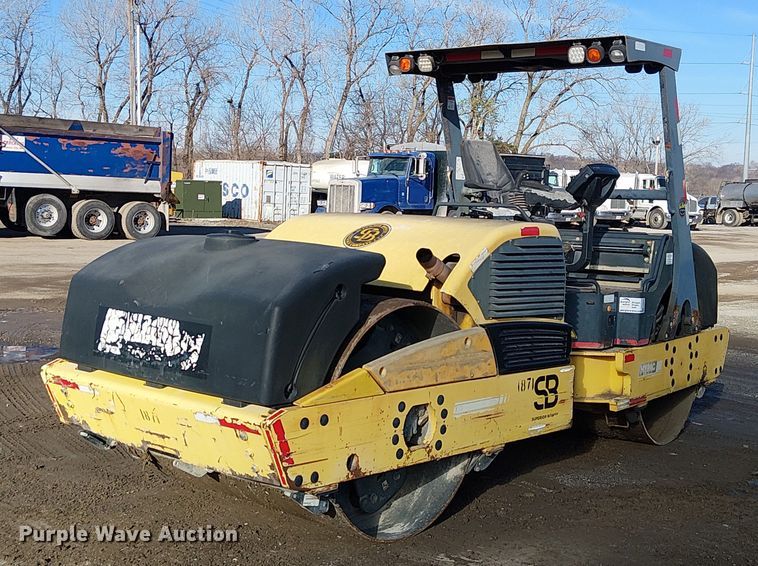 image for item FK0840 Hypac C766D double drum vibratory roller