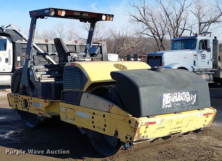 image for item FK0840 Hypac C766D double drum vibratory roller