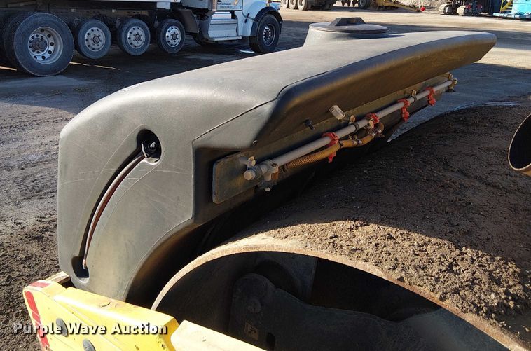 image for item FK0840 Hypac C766D double drum vibratory roller