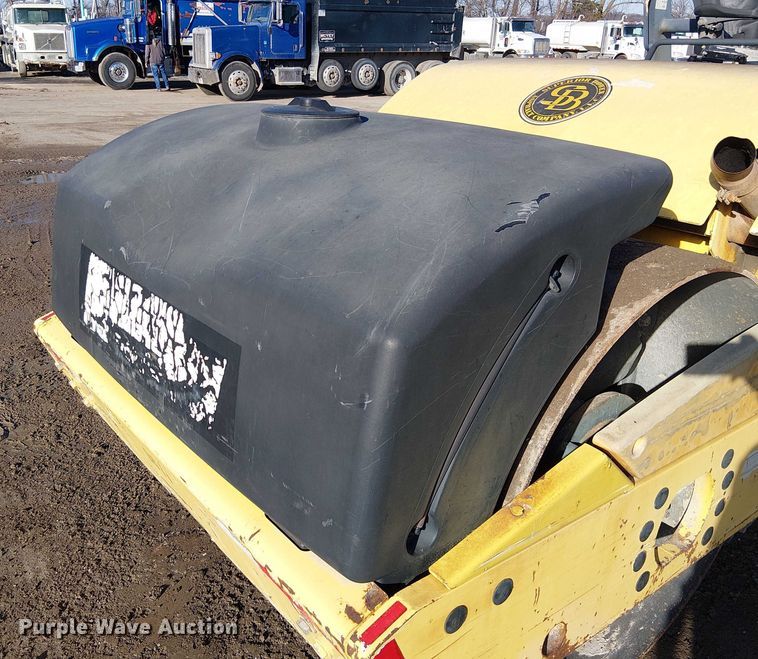 image for item FK0840 Hypac C766D double drum vibratory roller