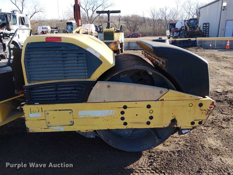 image for item FK0840 Hypac C766D double drum vibratory roller