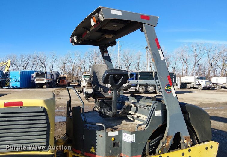 image for item FK0840 Hypac C766D double drum vibratory roller