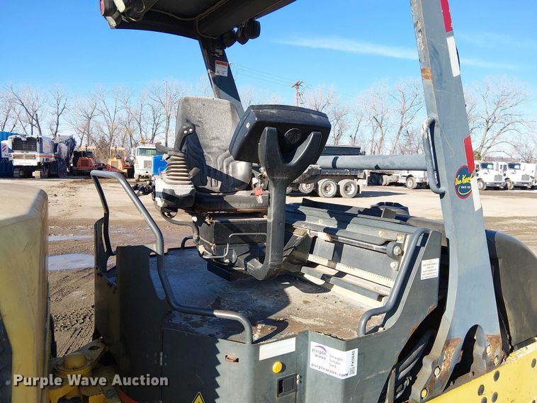 image for item FK0840 Hypac C766D double drum vibratory roller