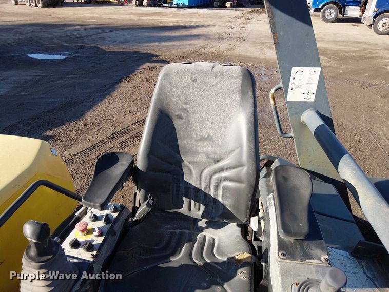 image for item FK0840 Hypac C766D double drum vibratory roller