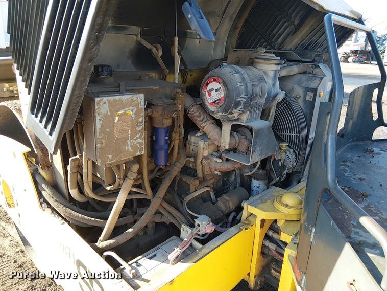 image for item FK0840 Hypac C766D double drum vibratory roller