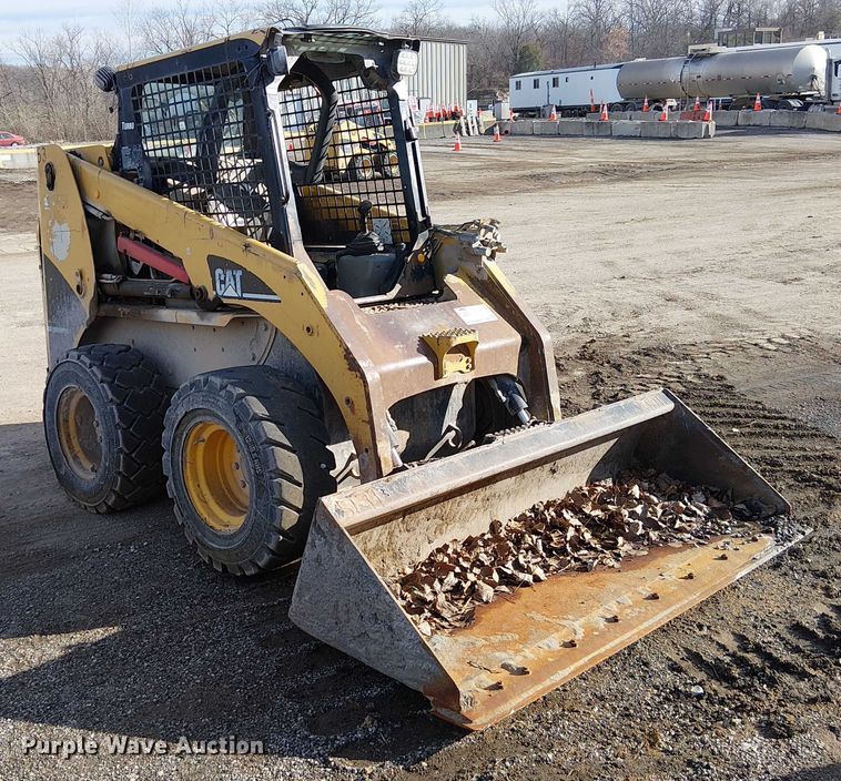 image for item FK0841 2005 Caterpillar 248B skid steer loader