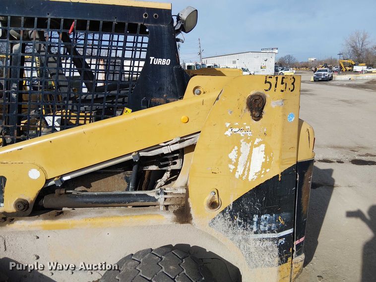 image for item FK0841 2005 Caterpillar 248B skid steer loader