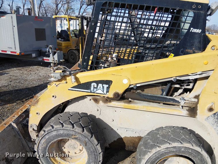 image for item FK0841 2005 Caterpillar 248B skid steer loader