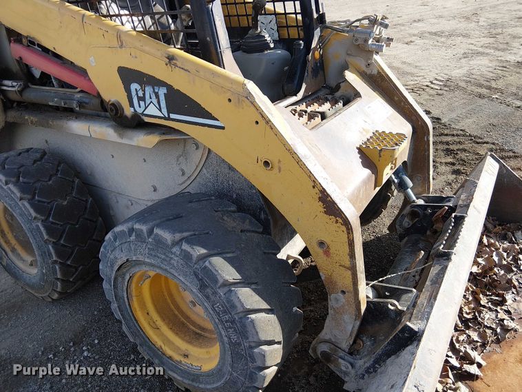 image for item FK0841 2005 Caterpillar 248B skid steer loader