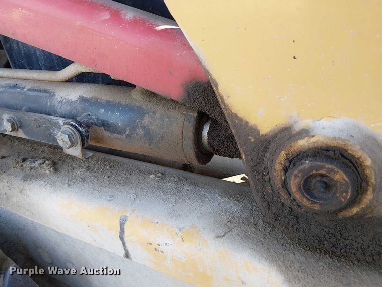 image for item FK0841 2005 Caterpillar 248B skid steer loader