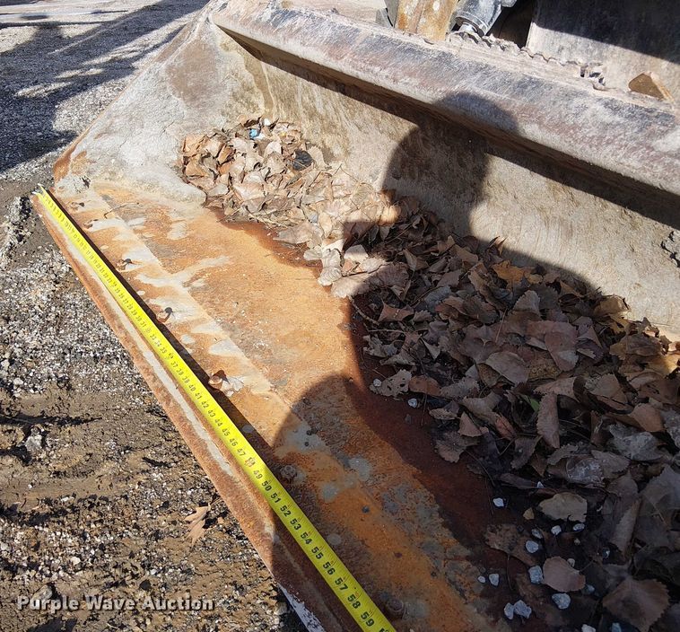 image for item FK0841 2005 Caterpillar 248B skid steer loader