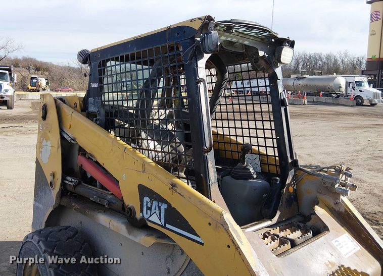 image for item FK0841 2005 Caterpillar 248B skid steer loader