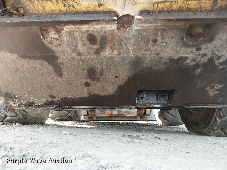 image for item FK0841 2005 Caterpillar 248B skid steer loader