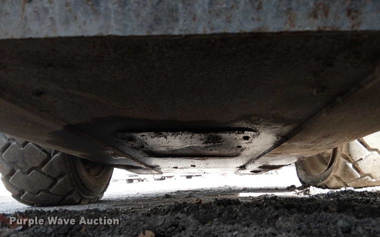 image for item FK0841 2005 Caterpillar 248B skid steer loader