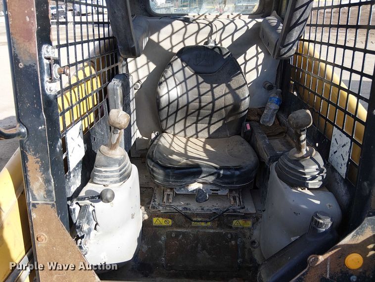 image for item FK0841 2005 Caterpillar 248B skid steer loader