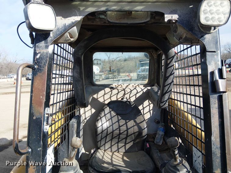 image for item FK0841 2005 Caterpillar 248B skid steer loader