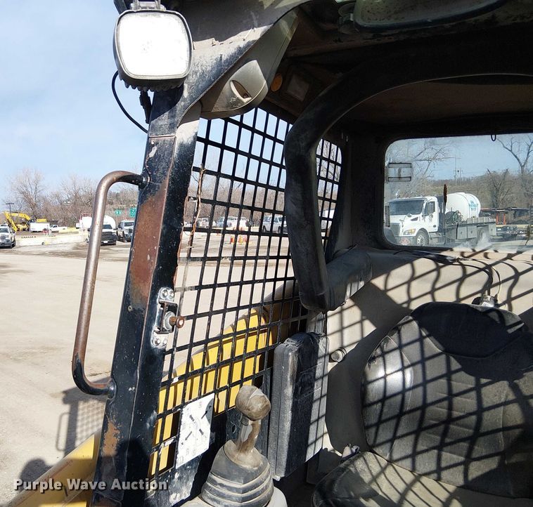 image for item FK0841 2005 Caterpillar 248B skid steer loader