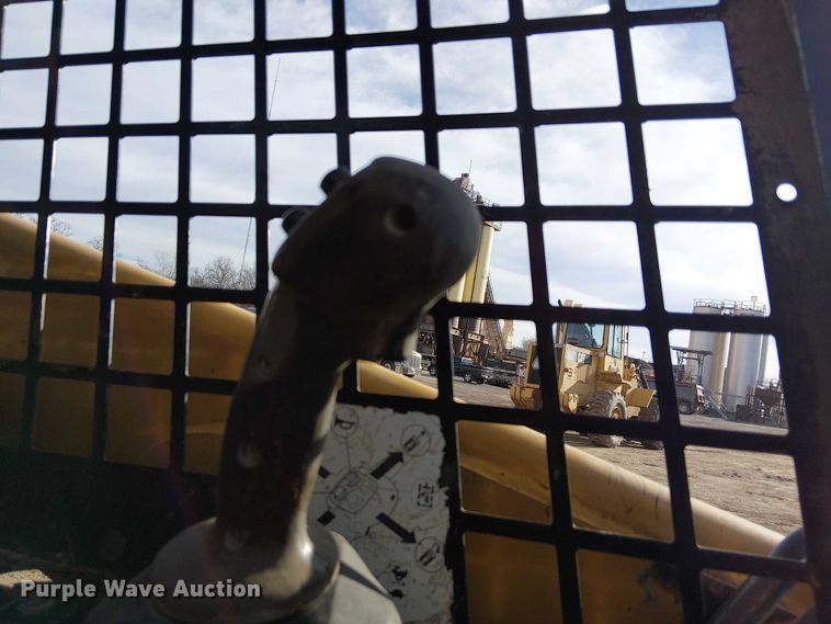 image for item FK0841 2005 Caterpillar 248B skid steer loader