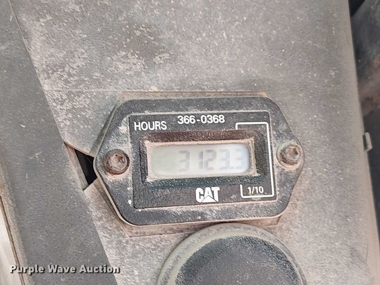 image for item FK0841 2005 Caterpillar 248B skid steer loader