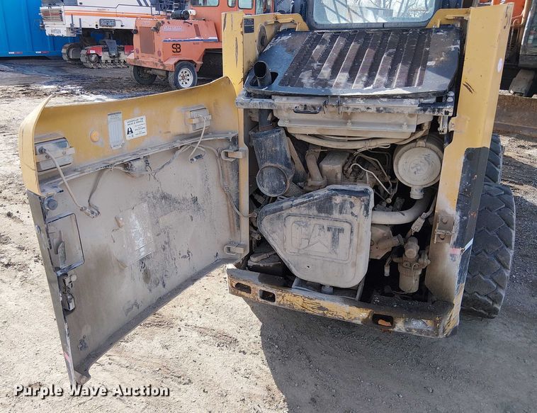 image for item FK0841 2005 Caterpillar 248B skid steer loader