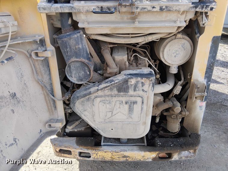 image for item FK0841 2005 Caterpillar 248B skid steer loader