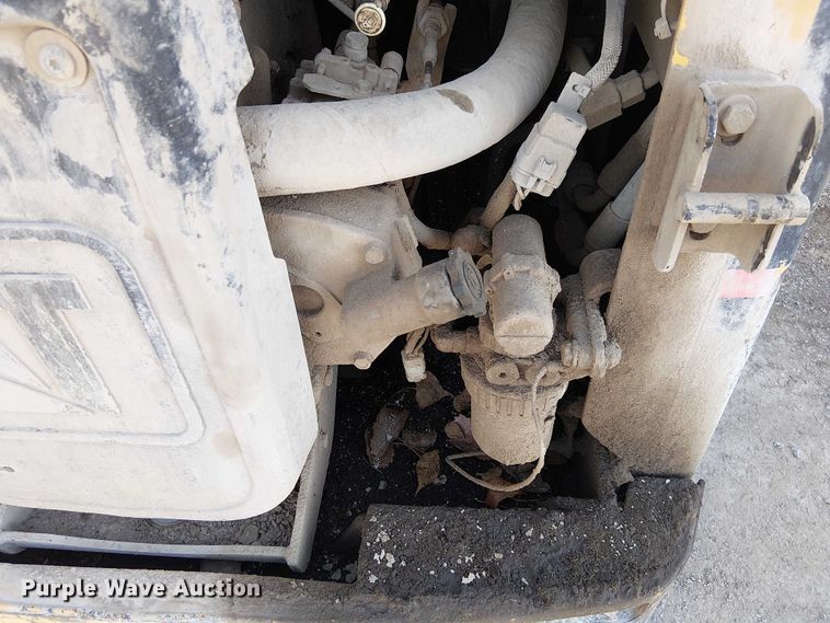 image for item FK0841 2005 Caterpillar 248B skid steer loader