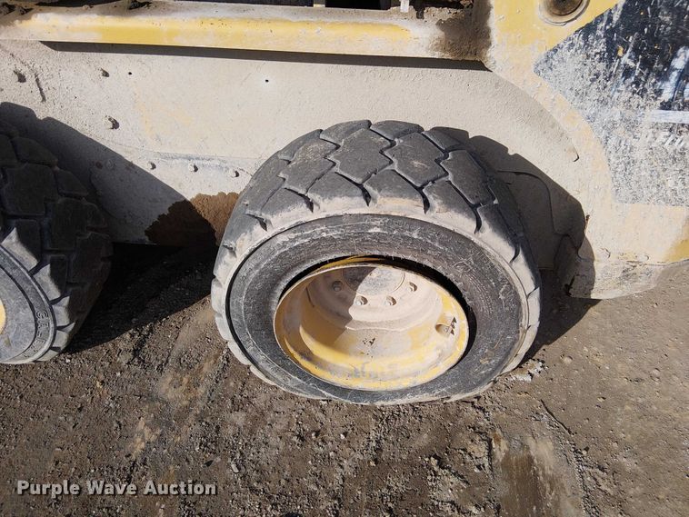 image for item FK0841 2005 Caterpillar 248B skid steer loader