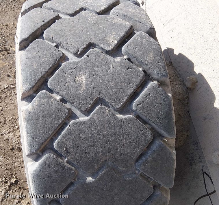 image for item FK0841 2005 Caterpillar 248B skid steer loader