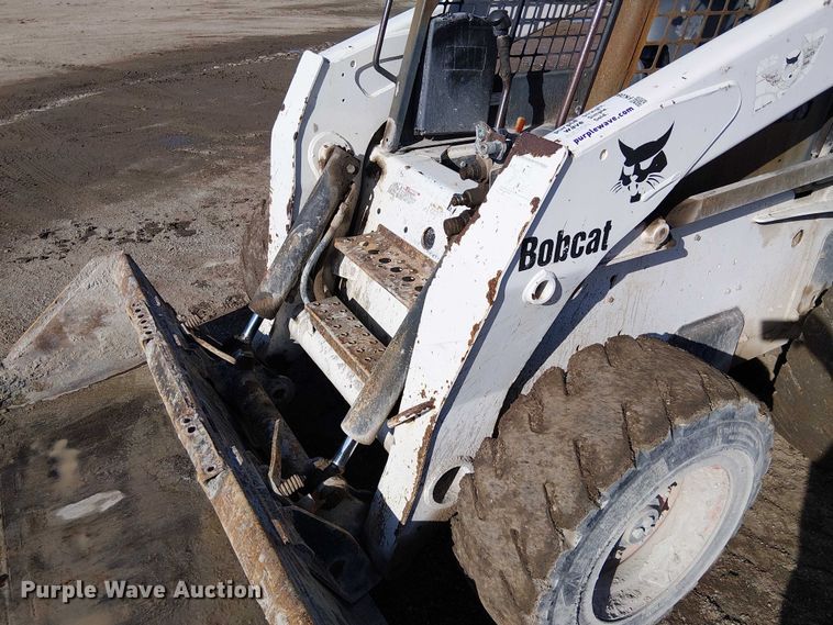 image for item FK0843 2003 Bobcat S250 skid steer loader
