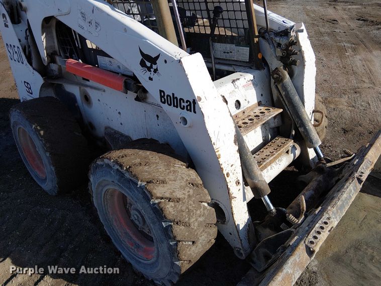 image for item FK0843 2003 Bobcat S250 skid steer loader