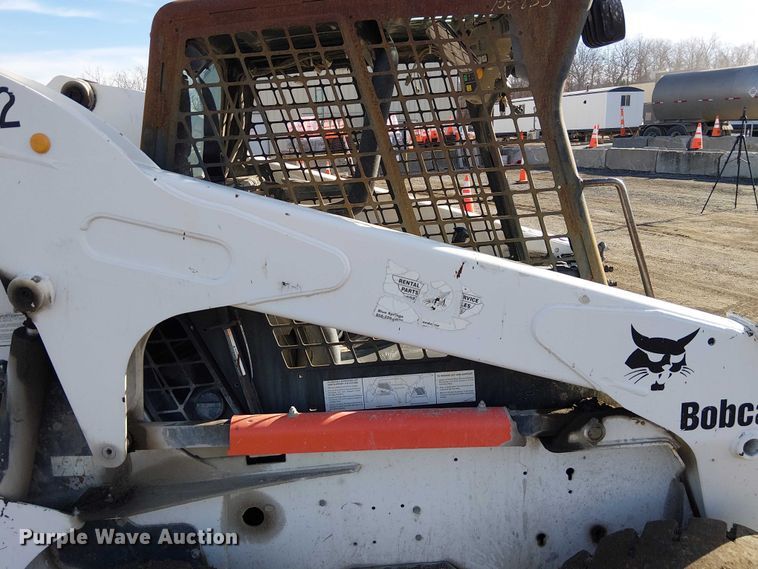 image for item FK0843 2003 Bobcat S250 skid steer loader