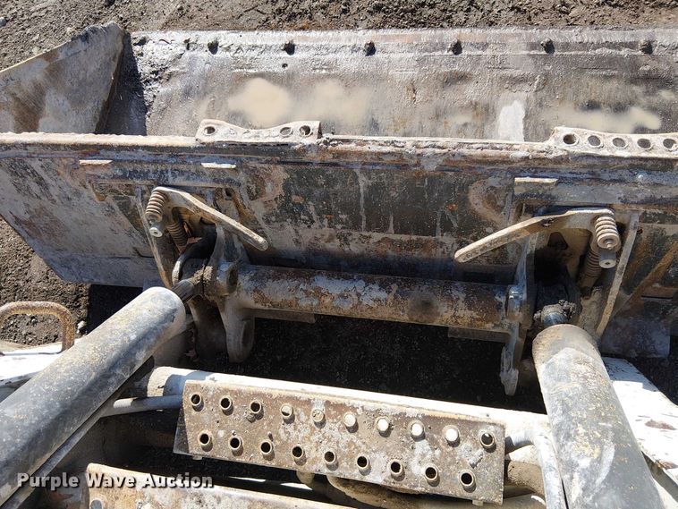 image for item FK0843 2003 Bobcat S250 skid steer loader