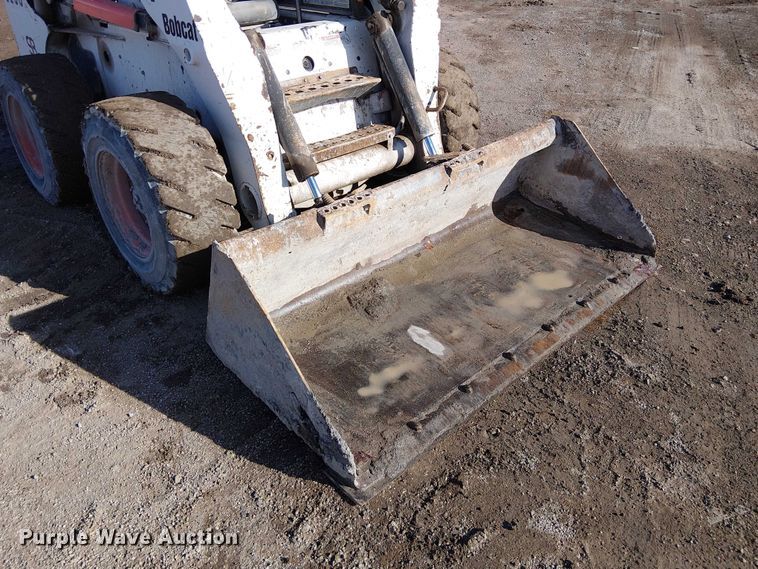 image for item FK0843 2003 Bobcat S250 skid steer loader