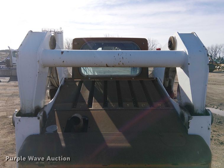 image for item FK0843 2003 Bobcat S250 skid steer loader