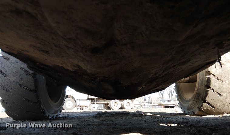 image for item FK0843 2003 Bobcat S250 skid steer loader