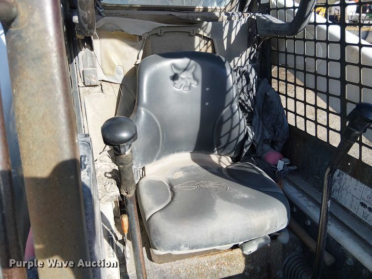 image for item FK0843 2003 Bobcat S250 skid steer loader