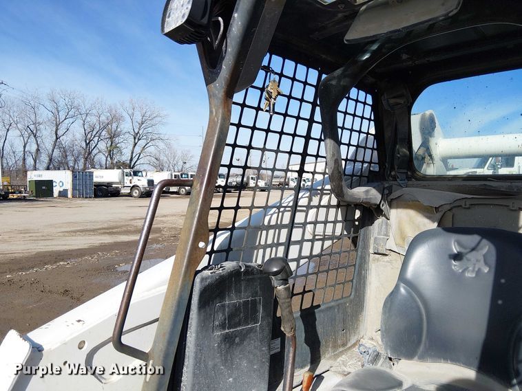 image for item FK0843 2003 Bobcat S250 skid steer loader